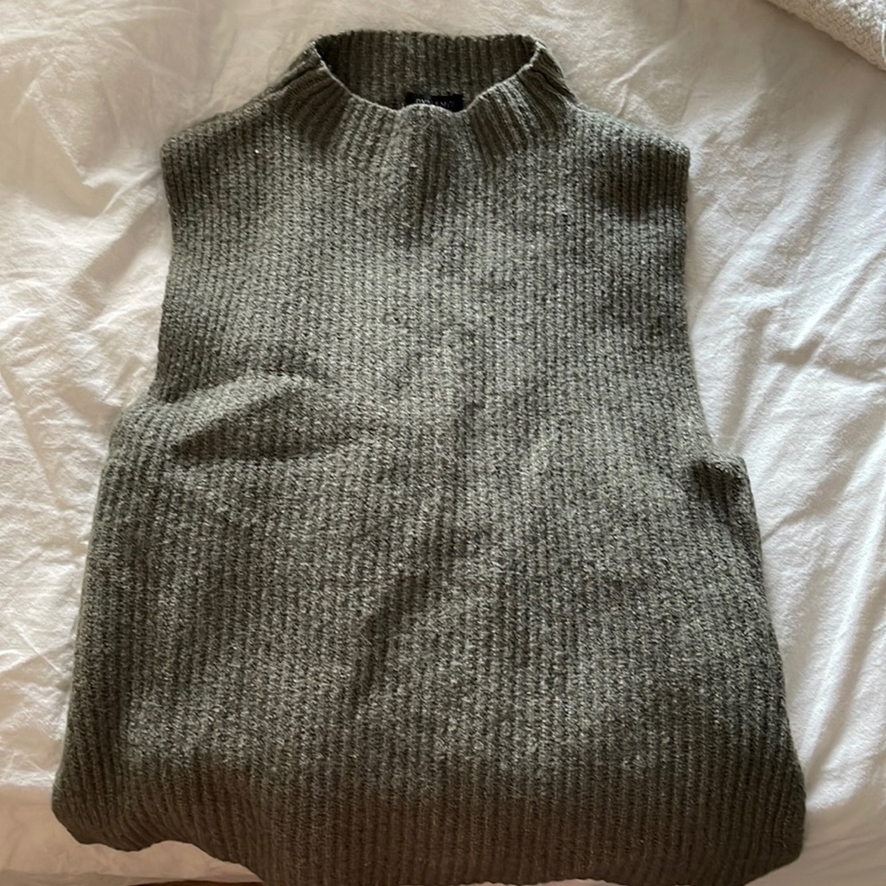 Olive Green Sleeveless Turtleneck